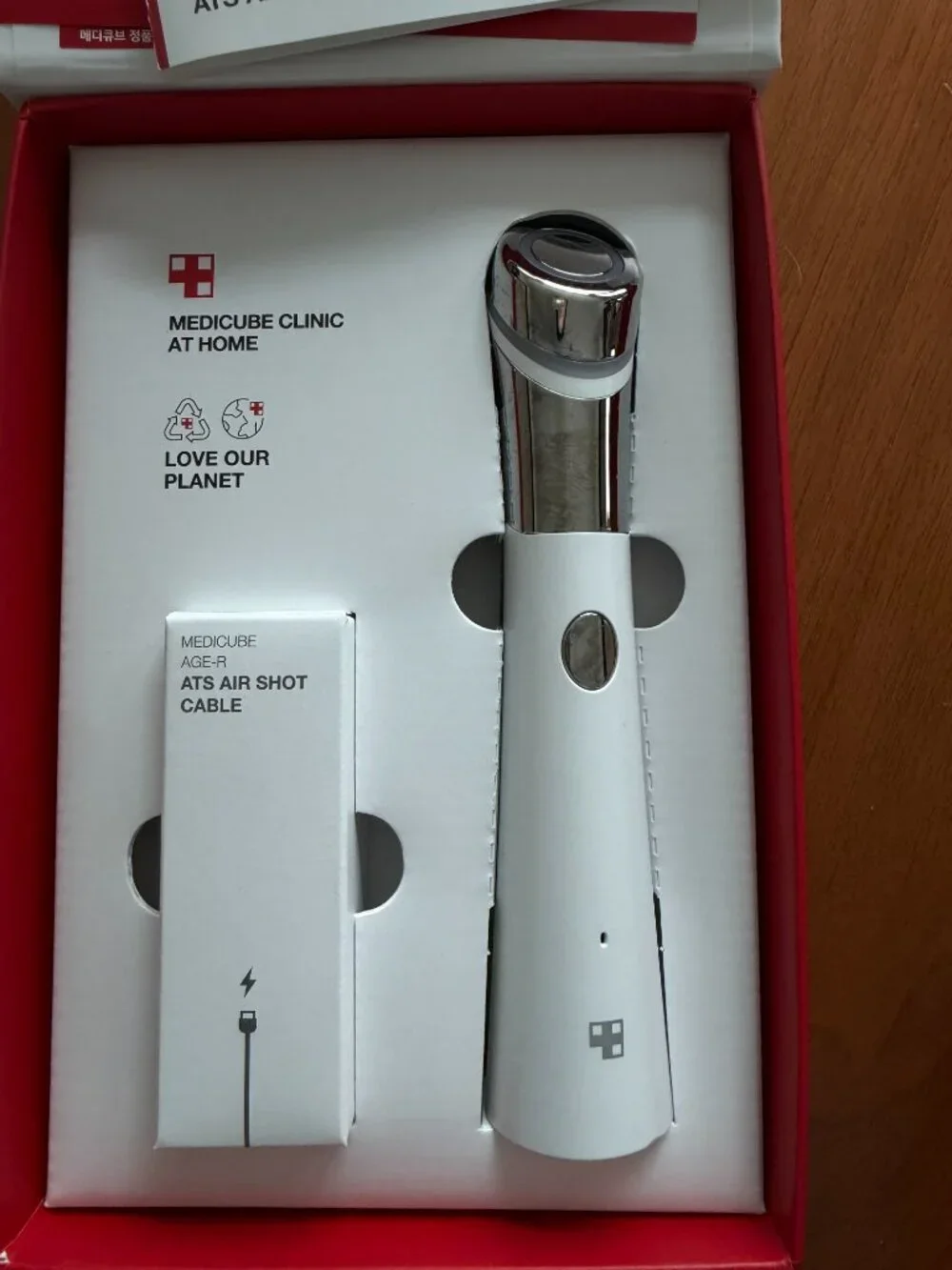 Medicube AGE-R ATS Air Shot Pore Care Skincare Device + Box